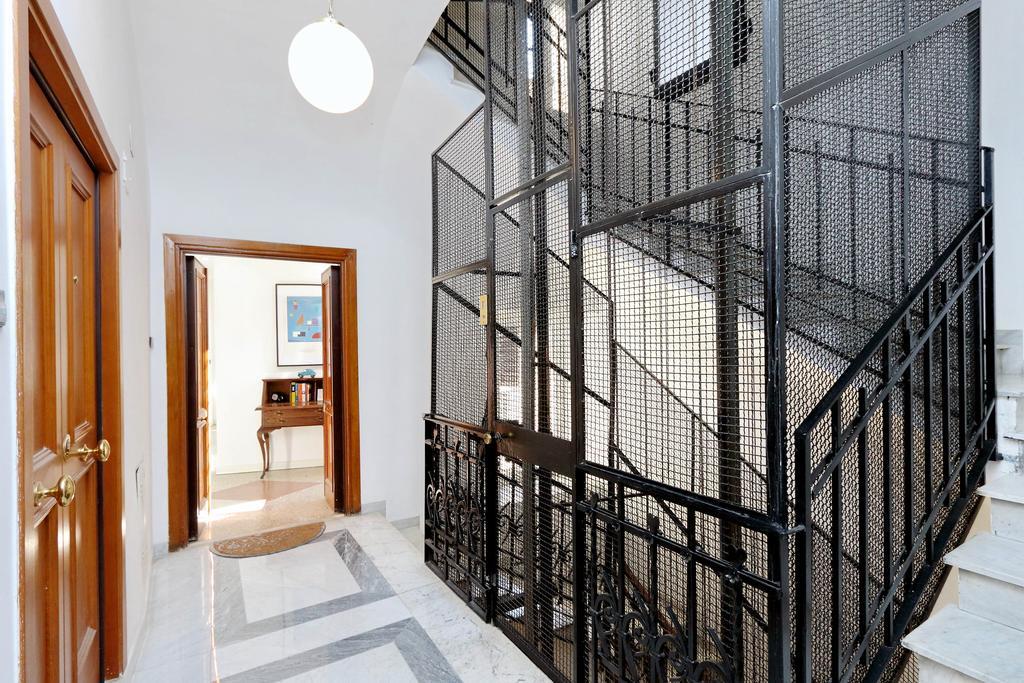 Piazza Capponi Apartment โรม ภายนอก รูปภาพ