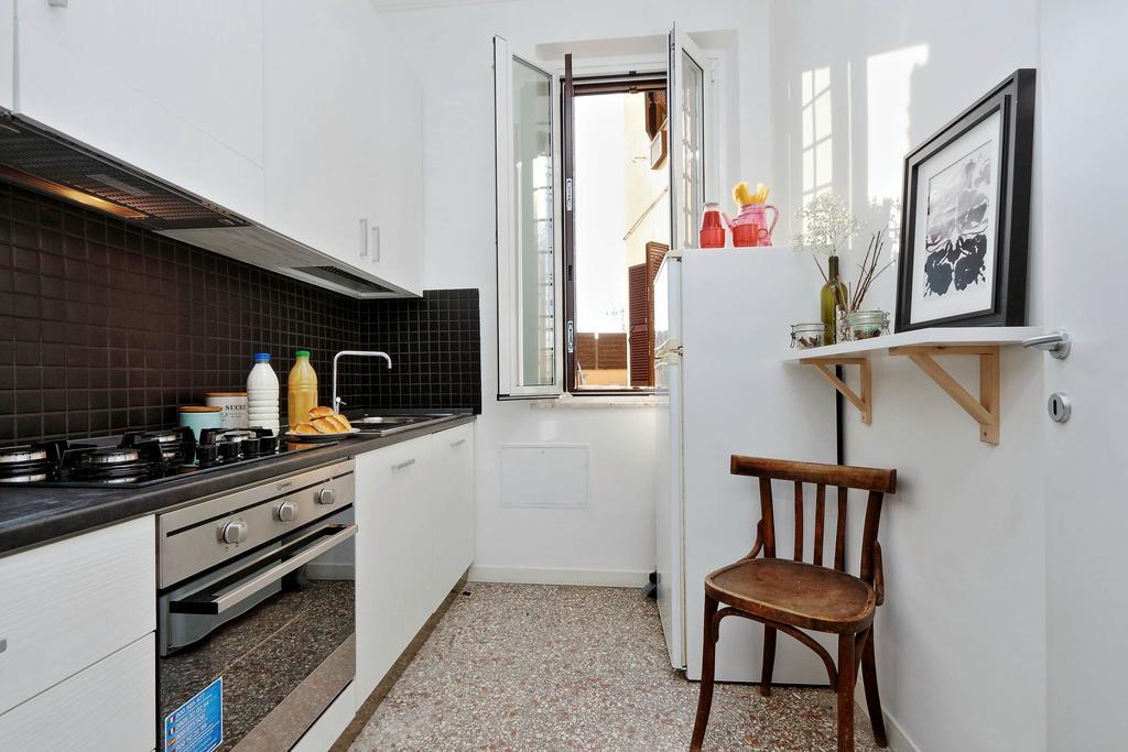 Piazza Capponi Apartment โรม ภายนอก รูปภาพ