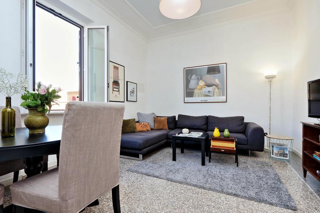 Piazza Capponi Apartment โรม ภายนอก รูปภาพ